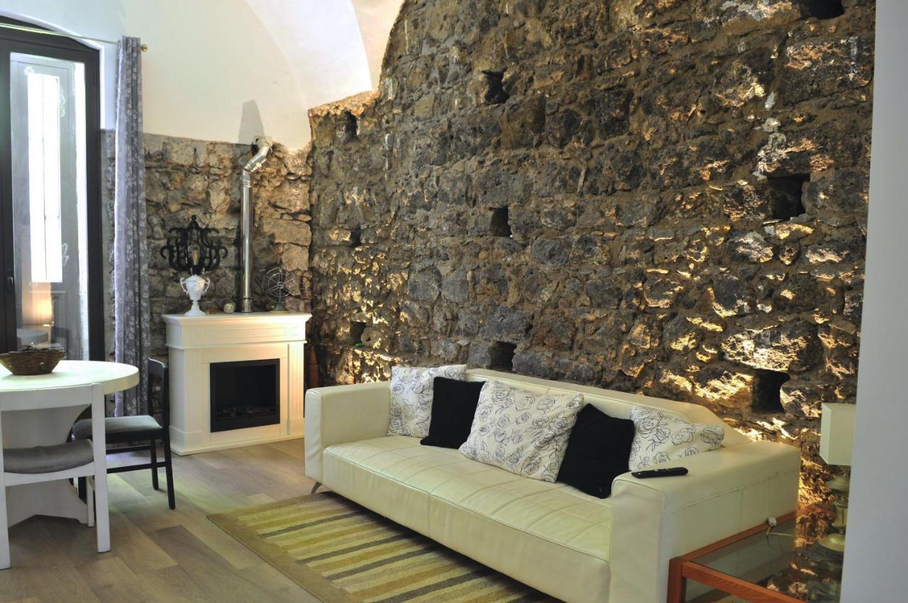Petra Lavica Holiday Home By Wonderful Italy 卡塔尼亚 外观 照片